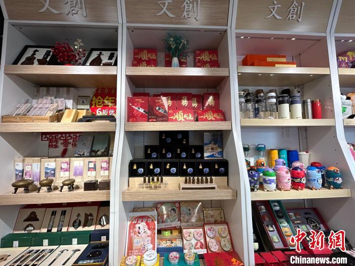 （新春见闻）书香中的年味：多彩“文化大餐”迎新春