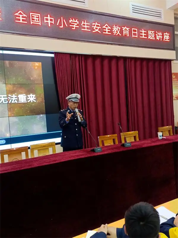 安徽省望江县交警大队开展“安全教育日”交通安全主题宣讲活动