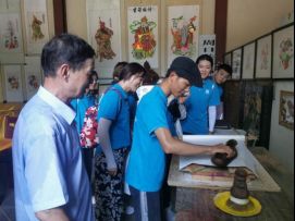 一张纸的故事：走进木版年画