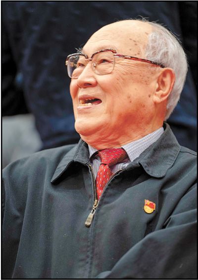 “旋律是喷薄而出”——记吕其明为信仰而燃烧的音乐人生